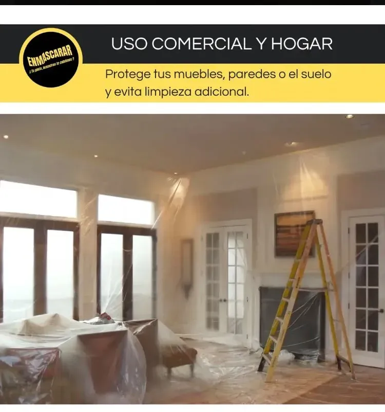 Sala cubierta con plástico para enmascarar durante una remodelación